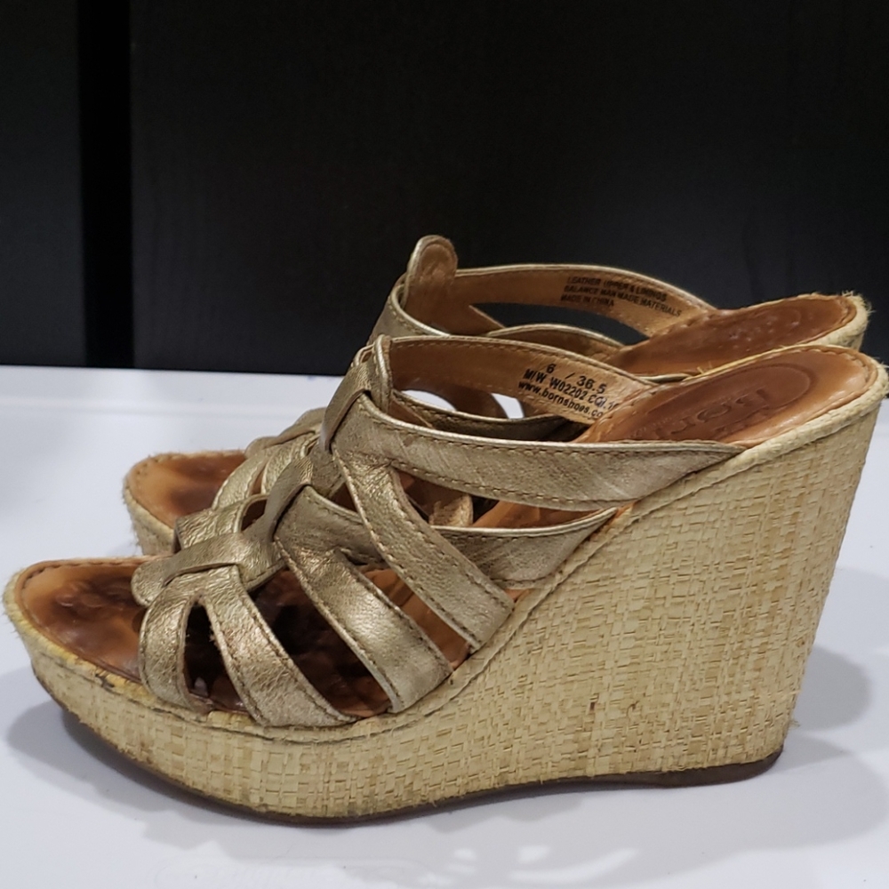 BORN SANDALS